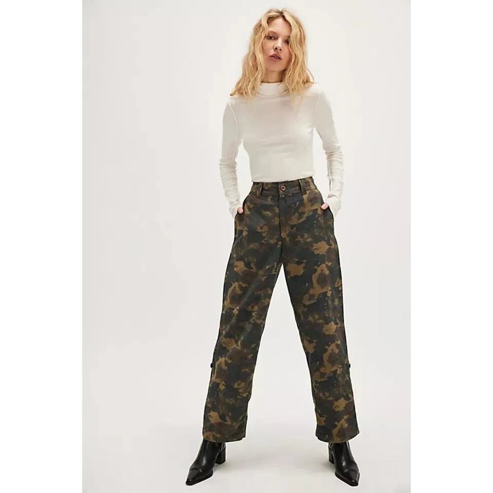 NWT Free‎ People Cleo Camo Chino Pants / sz 8 - Picture 2 of 3
